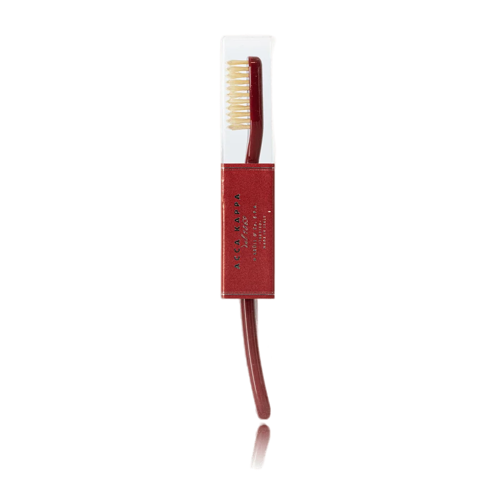 Зубная щетка "Acca Kappa" c нейл. щетиной средней жесткости (цвет красный) Италия